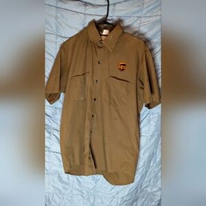 VINTAGE UPS SHORT SLEEVE BUTTON UP